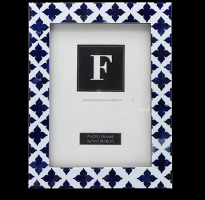 Marco de fotos con incrustaciones de resina y hueso de madera hermoso hecho a mano para decoración de la India - Product Image 5