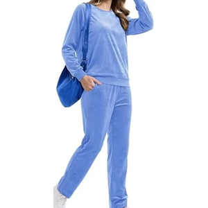 Conjunto Deportivo Elegante de Terciopelo Azul para Mujer, Sudadera y Pantalones de Corte Holgado, Diseño Personalizado, Conjunto de Salón de Terciopelo Azul Suave - Product Image 5