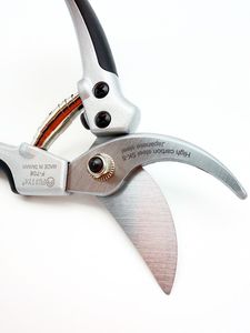 กรรไกรตัดแต่งกิ่งแบบโค้ง FUJIYA คุณภาพอุตสาหกรรม ใบมีดเหล็ก SK-5 ด้ามจับพลาสติกกันลื่นแบบนุ่ม ขนาด 8 นิ้ว อเนกประสงค์ - Product Image 6