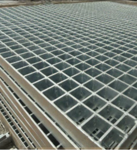 Rejilla de Hierro Galvanizado FinePunch FP-GT-GI-001 GI para Plataformas Industriales, Pasarelas y Cubiertas de Drenaje - Product Image 1