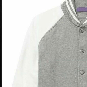 Veste universitaire unisexe gris et blanc en polyester et coton tricoté, style preppy, col rabattu, fermeture boutonnée, coupe classique, vente en gros OEM - Product Image 6