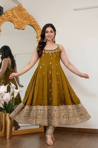 Ensemble Anarkali vert olive brodé avec dupatta, longueur ras du sol, tenue traditionnelle indienne et pakistanaise pour femme, coupe ample, idéal pour les mariages - Product Image 3