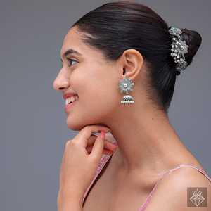 Collar de Gargantilla fina verde oxidado floral antiguo de PRAO - Product Image 1