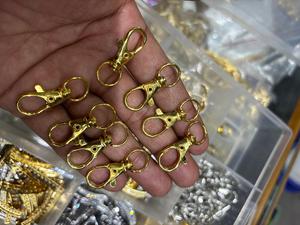 HARI OM CREATIONS ตัวล็อกแบบก้ามปูชุบเงิน 925 ทำจากโลหะผสมสังกะสี พร้อมห่วงหมุนสำหรับพวงกุญแจ อุปกรณ์ทำเครื่องประดับ ขายส่งจำนวนมาก - Product Image 5