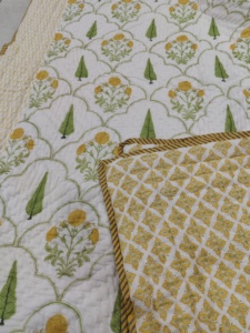 ผ้าห่มผ้านวมพิมพ์ลายด้วยมือจากผ้าฝ้าย ระบายอากาศได้ดี ใช้ได้สองด้าน ของตกแต่งบ้านแบบดั้งเดิม ผู้จัดจำหน่ายส่งออกจำนวนมาก - Product Image 3