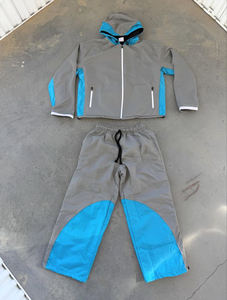 Ensemble de survêtement coupe-vent personnalisé deux pièces avec veste zippée et pantalon de survêtement en nylon pour homme - Product Image 3