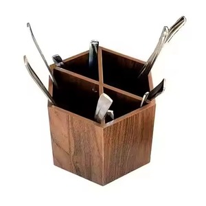 Caja de Almacenamiento de Madera de Estilo Único, Rectangular, con Asa de Metal Negra, Diseño Rústico para Organización de Artículos Diversos en la Sala de Estar - Product Image 3