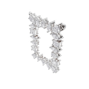 Pendentif de luxe Aarinya en forme fantaisie plaqué or 9 carats avec diamant de laboratoire certifié IGI taille émeraude, poire, marquise et bordure ouverte - Product Image 6