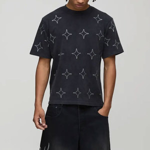 Camiseta de hombre personalizada con efecto lavado en spray, estilo retro, corte holgado, cuello redondo, con purpurina y adornos de pedrería, de manga corta para verano - Product Image 1