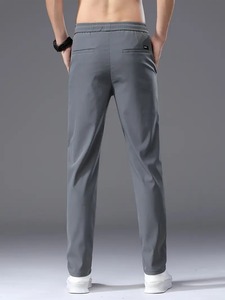 Pantalons oversize tendance pour hommes, coupe large, tissu doux et détails élégants, parfaits pour le streetwear moderne. - Product Image 6