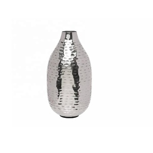 Hot Selling Modern <b>Table</b> Top Decorative Aluminium Vase Square Hammered Pattern Mirror Polish Wedding <b>Occasion</b> Metal Material - Product Image 2