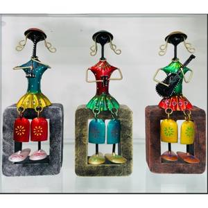 Juego de Figuras Metálicas de Músicos Tradicionales de Rajastán (Juego de 3) - Diseño Art Deco, Articuladas, para Diwali y Bodas - Product Image 1