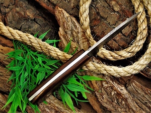 Cuchillo de caza hecho a mano de acero de Damasco con punta caída y mango de madera, cuchillo táctico EDC para hombres, diseño personalizado. - Product Image 3