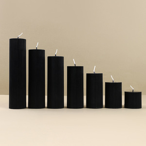 Bougie parfumée cylindrique noire au soja, style rétro français européen, bougie parfumée à la cire de soja, parfum de santal, parfum de freesia - Product Image 3