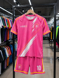 Conjunto de Uniforme de Entrenamiento de Fútbol para Equipos y Clubes, Camiseta y Pantalones Cortos, Tela de Alto Rendimiento para Mayor Comodidad y Larga Duración - Product Image 5