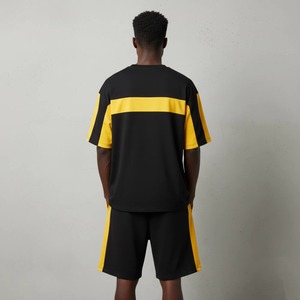 Conjunto de Camiseta y Pantalones Cortos para Hombre, Cuello Redondo, Bloques de Color en Contraste Negro y Amarillo, Transpirable, Corte Holgado, Ropa Deportiva para Todas las Temporadas - Product Image 5