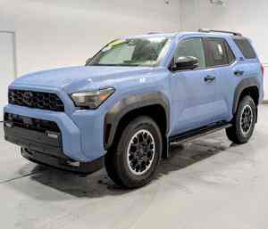 Toyota 4Runner TRD Road Premium 4x4 I-FORCE MAX 2.4L hybride 4 cylindres turbocompressé, conduite à gauche, pneus R15, cuir, modèle 2024 d'occasion - Product Image 1