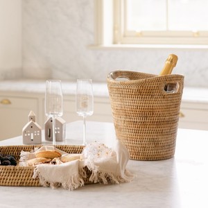 Cesta enfriadora de bebidas de ratán con diseño personalizado, hecha a mano, para botellas de vino. - Product Image 5