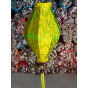 Linterna de Bambú y Seda Vietnamita de Alta Calidad, Tamaño Grande 50-60cm, Decoración para Bodas, Linterna Colgante de Seda de Hoi An, Vietnam - Product Image 6