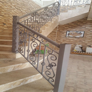 Barandilla de Hierro Forjado Resistente para Escaleras: Mejore la Decoración de su Hogar Moderno y Lujoso con un Arte Metálico Artesanal de Primera Calidad - Product Image 2