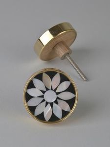 Boutons de tiroir et de meuble en nacre et résine, design tendance, à prix très compétitifs - Product Image 3