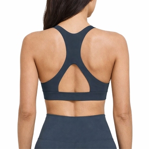 Sujetador deportivo de alto soporte para mujer, con espalda cruzada, tela transpirable, elástico en cuatro direcciones, tirantes entrecruzados, logo frontal, para gimnasio, yoga, fitness y entrenamiento. - Product Image 5