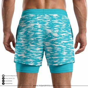 Mawra Short d'entraînement 2-en-1 pour homme, à séchage rapide, avec couche de compression, imprimé bleu et blanc, short de combat MMA, coupe régulière - Product Image 2