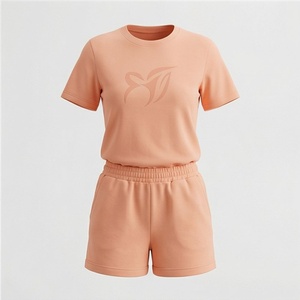 Ensemble 2 pièces pour femmes, t-shirt à manches courtes en tricot uni et short au-dessus du genou, col rond, décontracté, printemps-été - Product Image 1