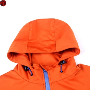 Chaqueta con Capucha de Softshell Personalizada para Exteriores, Transpirable e Impermeable, con Cuello Alto, Chaquetas de Softshell con Tejido Recubierto - Product Image 3