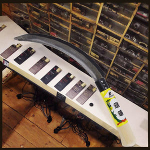 Outils agricoles Shree Devam Agrico, faucille de jardinage avec manche en bois, lame de 11 pouces, plaquée zinc - Product Image 1