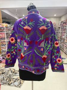Chaqueta de terciopelo floral bordada a mano para mujer, cuello mandarín, manga larga, estilo étnico de otoño, regalo para ella - Product Image 6