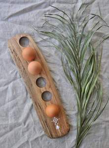 Porta Huevos de Madera Tradicional para Decoración de Cocina de Estilo Rústico, Combinando Encanto Cultural con Almacenamiento Funcional - Product Image 4