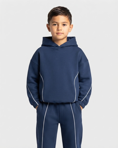 Ensemble de survêtement personnalisé pour garçons, bleu marine avec détails contrastants, en molleton de coton respirant et doux, comprenant un sweat à capuche et un pantalon de survêtement à jambes larges, fabricant OEM et ODM - Product Image 5