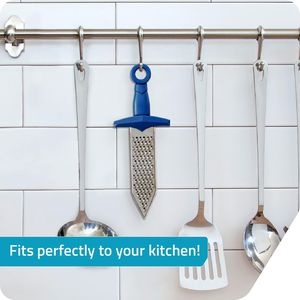Grattugia per Formaggio in Metallo Resistente Antiruggine a Forma di Spada, Utensile per Formaggio, Cioccolato e Spezie con Grazioso Kit - Product Image 1