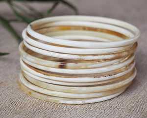 Bracelets ouverts en corne de vache MN EXPORTS, imitation perle, faits à la main, polis, design animal chrétien moderne, écologiques, pour femmes - Product Image 4