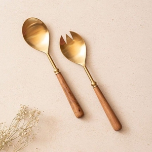 ชุดช้อนส้อมเสิร์ฟสลัดโลหะสีทองทำมือ ด้ามจับเคลือบทอง ผลิตจากสแตนเลสสตีล สำหรับใช้ในงานจัดเลี้ยง - Product Image 3