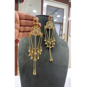 Pendientes colgantes de moissanita chapados en oro de calidad premium Radiant para mujer, colección para bodas. - Product Image 1