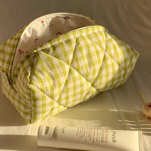 Quilted Plaid Cosmetic Bag Cotton <b>Makeup</b> Pouch Zipper Toiletry <b>Case</b> Portable Travel Organizer - Product Image 2