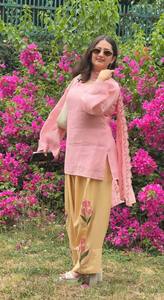 Ensemble pantalon rose brodé pour femme, pantalon ample à jambes larges, haut à col carré, tenue décontractée - Product Image 6