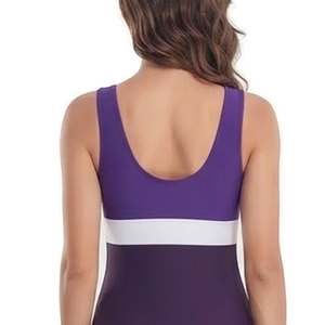 Maillot de bain décontracté pour femmes, parfait pour la plage, la natation et les activités aquatiques, avec un tissu extensible doux et un design confortable - Product Image 5