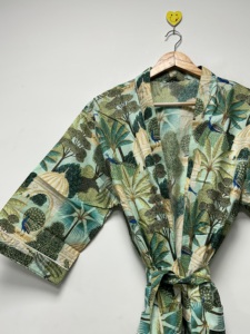 Robe Kimono Ample de Luxe à Col en V et Manches Longues, Imprimé Floral Bohème Dessiné à la Main, 100% Coton Respirant, Élégante pour le Printemps et les Vacances à la Plage - Product Image 1