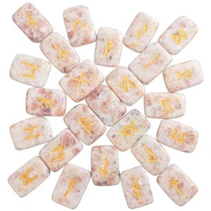 Juego de Piedras Rúnicas de Cuarzo Rosa, 25 Piezas, Letras Futhark Grabadas, Forma Rectangular, Gemas de Cristal Hechas a Mano, Coleccionable Artístico - Product Image 1