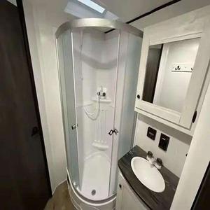 Caravane de camping équipée d'une énergie solaire, d'un réservoir d'eau, d'une cuisine, d'un lit, d'une machine à laver, avec une capacité de 1000 kg, pour des aventures à distance. - Product Image 5