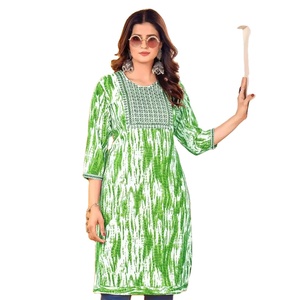 Nouveau lancement rayonne impression avec broderie miroir travail Kurtis en vente en ligne - Product Image 1