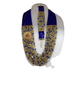 Bracelets à breloques pour femmes indiennes, bijoux à la mode, en vrac, colliers de 18carat, sac en alliage personnalisé, vente en gros - Product Image 1