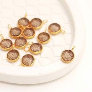 Pendentif en quartz fumé naturel sculpté à la main en forme de fleur, en argent sterling 925, charme en pierre de quartz fumé pour la fabrication de bijoux, 11 mm - Product Image 2