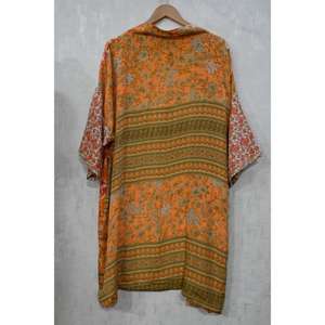 Robe kimono en soie patchwork bohème, longue robe de nuit pour femmes, vêtements de détente artisanaux - Product Image 5