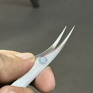 Pinzas para Pestañas de Acero Inoxidable Curvadas de Alta Calidad, Punta de Precisión de 10 mm de Longitud para el Cuidado Personal y Colocación de Pestañas - Product Image 1