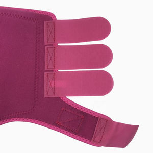 Botte de protection sportive en néoprène rose pour jambes de cheval, personnalisable - Utilisation en compétition et en écurie - Product Image 3