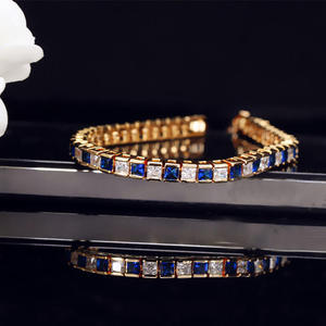Pulsera de tenis de lujo de latón con baño de oro de 18K y gemas cultivadas en laboratorio para mujer - Product Image 3